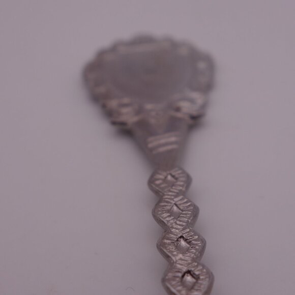 Union Japan Souvenir Spoon - Picture 2 of 15